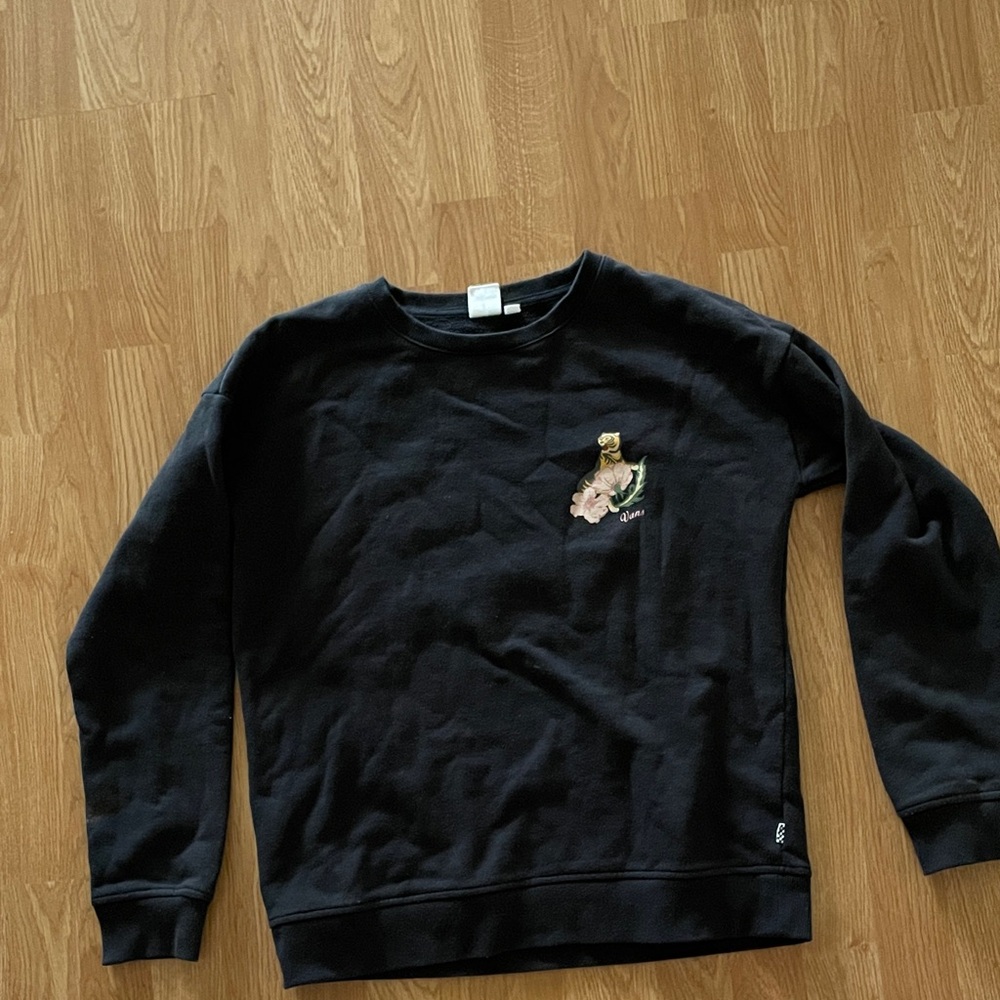 Vans unisex crew neck tiger sweatshirt. Size medium